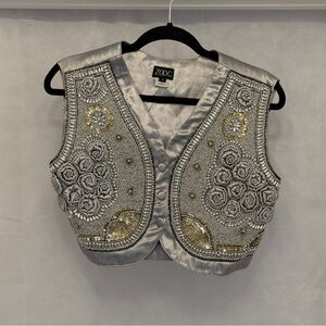 Gorgeous ZOOG silver beaded floral vest Cropped glam fit, size S